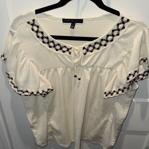 Adrienne Vittadini Cream Blouse with Black Detailing